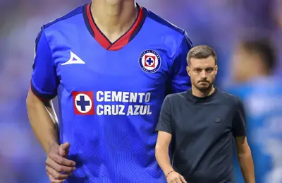 Camiseta de Cruz Azul y Martín Anselmi/ Foto SportsMedia.