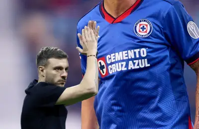 Camiseta de Cruz Azul y Martín Anselmi/Foto TUDN.