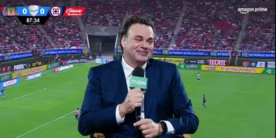 Captura de TUDN con Faitelson al frente