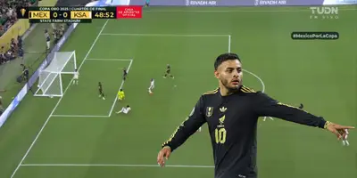 Captura de TUDN con Vega al frente