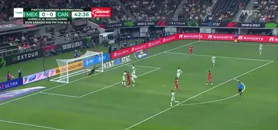 Captura de TUDN del atajadón de Malagón