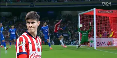 Captura de TUDN del gol de Cowell con González al frente