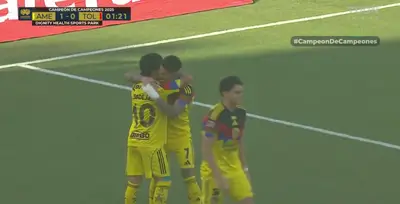 Captura de TUDN del gol de Zendejas