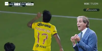 Captura de TUDN del gol de Zendejas, con Almada al frente