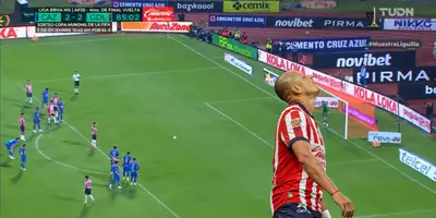 Captura de TUDN del penal fallado de Chicharito