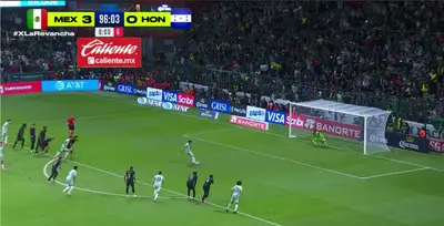 Captura de TV Azteca del gol de Henry