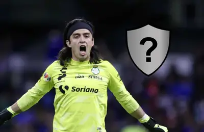 Carlos Acevedo y escudo sin equipo/Foto UnoTV.