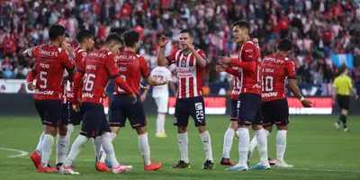 Carlos Cisneros y Víctor Guzmán marcaron los dos tantos rojiblancos