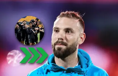 Carlos Rotondi y jugadores de Tigres, flechas verdes/Foto Cruz Azul.