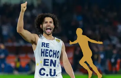 César Huerta celebrando y silueta de jugador corriendo/ Foto Marca.