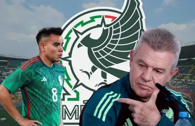 Charly Rodríguez y Javier Aguirre señlándolo/Foto Fox Sports.