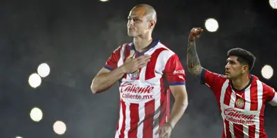 Chicharito revela la mala relación que tiene con Pocho Guzmán, Chivas se cae