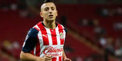 Chivas tiene vida en el TSM ante Santos en la Fecha 6 con un gran cobro de penalti.