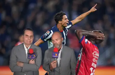 Christian Martinoli, jugador de San Luis y Oliver Torres celebrando/ Foto Rayados.