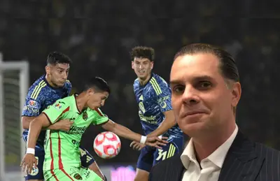 Christian Martinoli, jugadores peleando pelota/ Foto Telemundo.