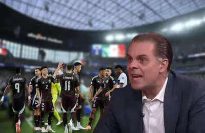 Christian Martinoli y jugadores de Selección/Foto Reporte Índigo.