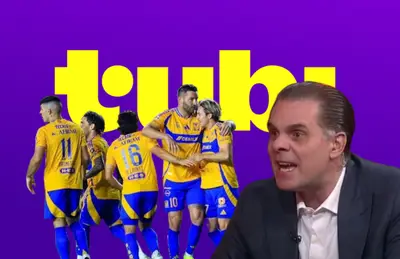 Christian Martinoli y jugadores de Tigres/Foto Tubi.