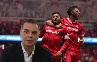 Christian Martinoli y jugadores de Toluca celebrando/ Foto La Afición Milenio.