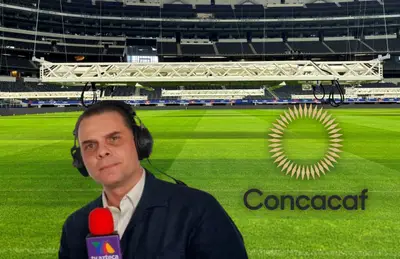 Christian Martinoli y logo de la CONCACAF/Foto SGL For the love.