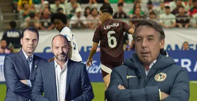 Christian Martinoli y Luis García junto a Emilio Azcárraga / FOTO X