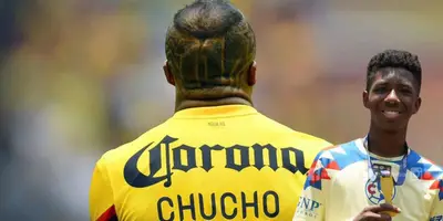 Chucho Benítez y Roger Benítez. Foto del Chucho: Sopitas; foto de Roger: Pressport