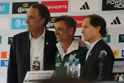 Cocca fue nombrado técnico de la Selección Mexicana y en conferencia de prensa dio a conocer un poco de la forma en la que pretende trabajar