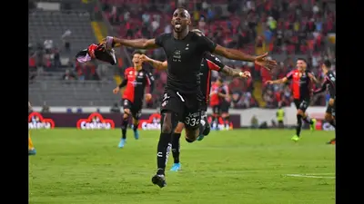 Cocca podría ser el nuevo entrenador de la Selección Mexicana, por lo que una de las opciones serían poner a Julio Furch o Quiñones en el Tri.