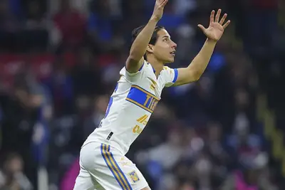 Como si se tratara de un guion de película, Diego Laínez debutó en la cancha del Estadio Azteca, su ex casa, enfrentando a Cruz Azul.
