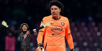 Como ya se va, Guillermo Ochoa y la dura patada que hoy le dio la Salernitana