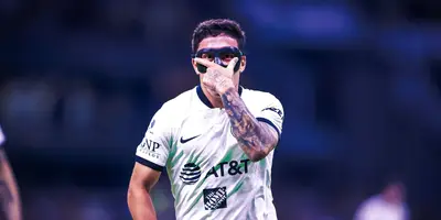 Con todo y máscara por la fractura de nariz, Zendejas firmó un doblete para la voltereta de las ‘Águilas’ que fue sellada por Henry Martín