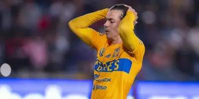 Córdova en partido con Tigres. Foto: Récord