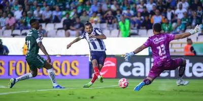 Corona anotando. Foto: Rayados