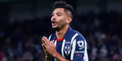 Corona en partido con Rayados. Foto: Bolavip