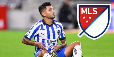 Corona en partido con Rayados. Foto: Récord