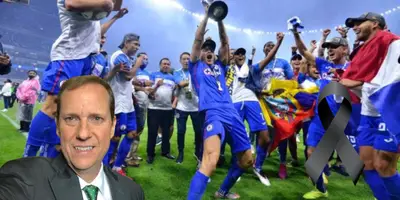 Cruz Azul festejando la novena. Foto; Récord