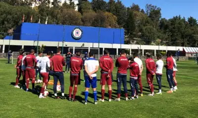 Cruz Azul no hizo fichajes antes de que se acabara la temporada de traspasos pero ya tiene un nuevo jugador.