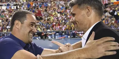 Cuando todos pensaban que Ortiz tendría refuerzo, llegó Jardine y se lo quitó de las manos.