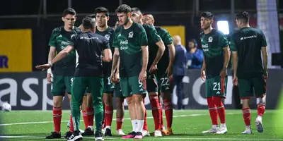 Cuatro jugadores que militan en Europa y siete de la Liga MX en el primer once de Diego Cocca