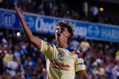 De la mano de los chilenos Diego Valdés e Igor Lichnovsky, las águilas se llevaron el triunfo