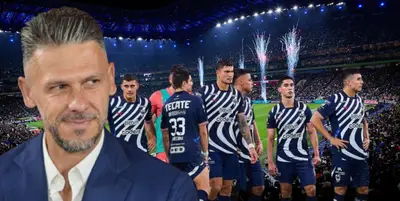 Demichelis junto a futbolistas de Rayados / FOTO GETTY IMAGES