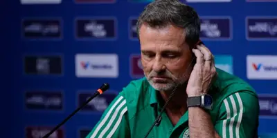 Diego Cocca se fue sin pena ni gloria de la Selección Mexicana, pero con una imagen histórica.