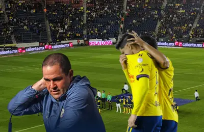 Diego Valdés desconsolado y André Jardine con mano en la cabeza/Foto América y Punto.