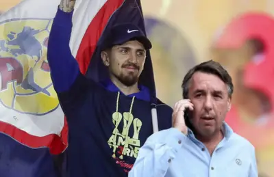 Diego Valdés y Emilio Azcárraga con teléfono/Foto Cooperativa.