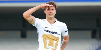 Dinenno en partido. Foto: Pumas