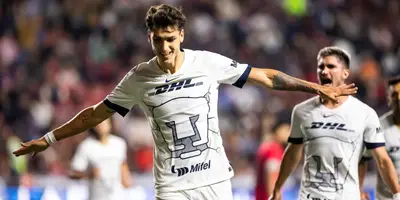 Dinenno en partido. Foto: Pumas