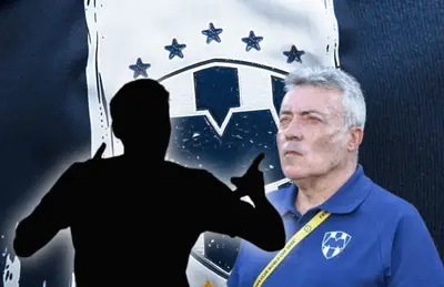 Domenec Torrent y silueta de jugador/Foto Soy Fútbol.