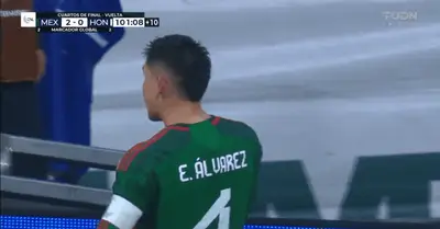 Dramatismo en la cancha del Estadio Azteca.