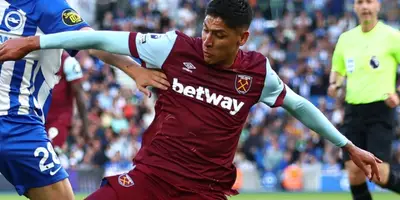 Edson Álvarez se ha convertido en una figura en el West Ham y apenas tiene tres partidos.