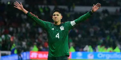 Edson en partido con México. Foto: Futbol Total