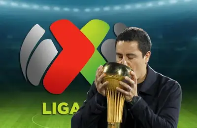 Efraín Juárez y lodo de la Liga MX/Foto Goal.